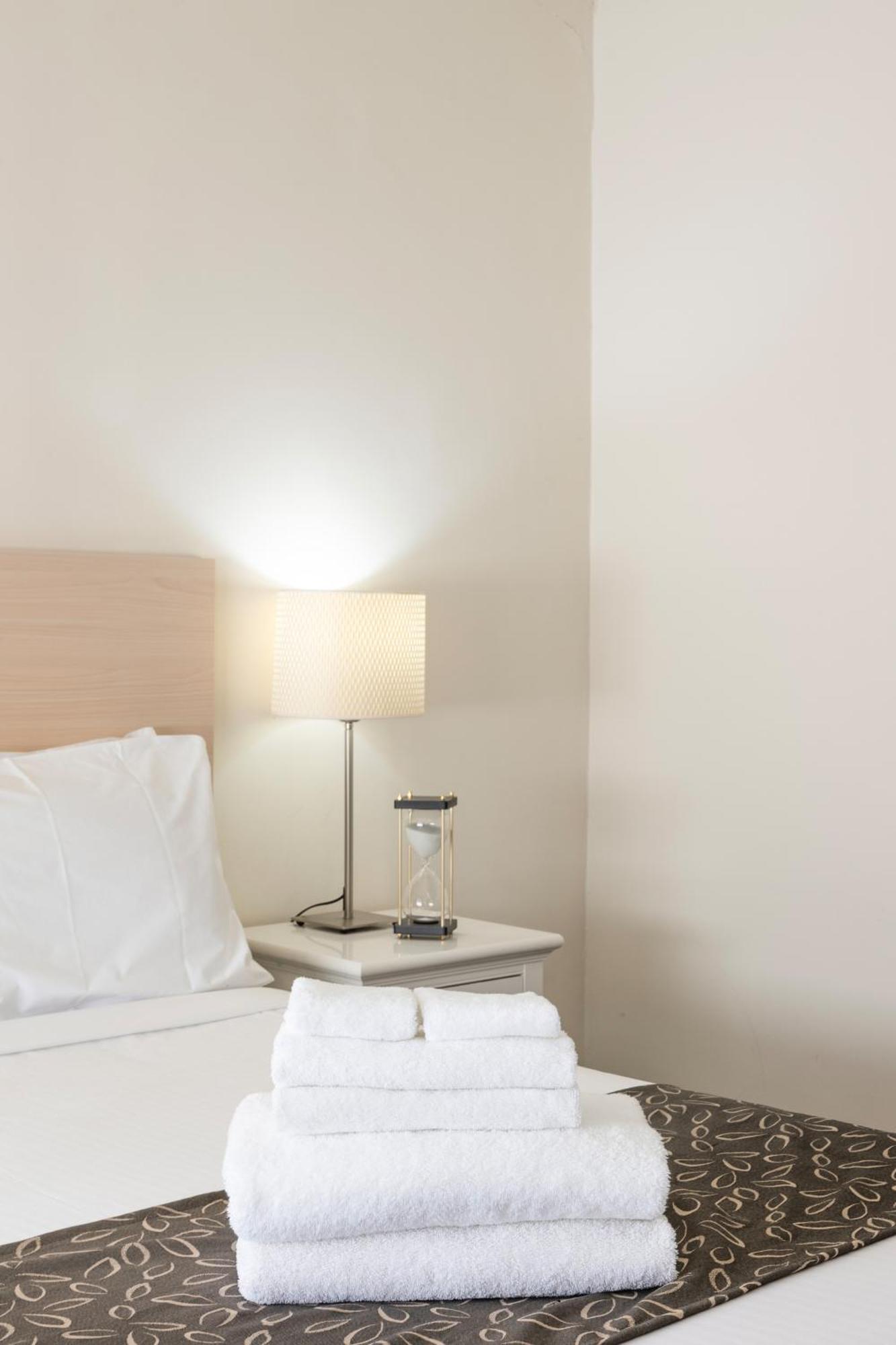 Adelaide Granada Motor Inn Room photo
